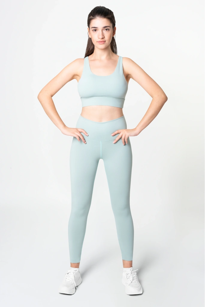 https://fashion.revoapps.id/wp-content/uploads/revo-woocommerce-theme/theme/images/fashion_category_10.webp